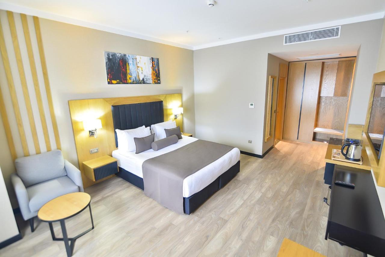 Serenity Comfort Hotel Istanbul Bagian luar foto